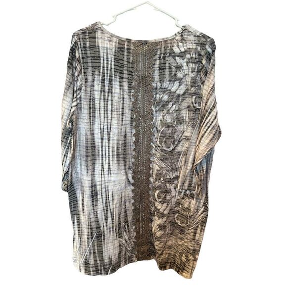 One World V neck 1/2 sleeve blouse 2X Blue/Grey Embroidered longer in back - Picture 2 of 11